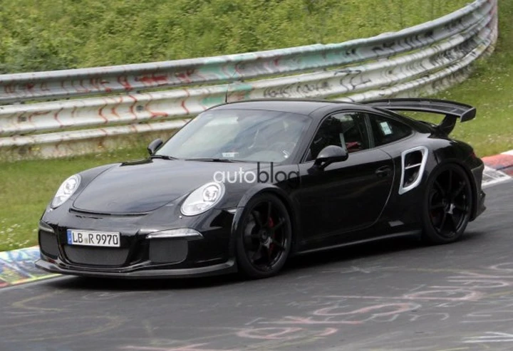 Porsche 911 GT2: foto spia