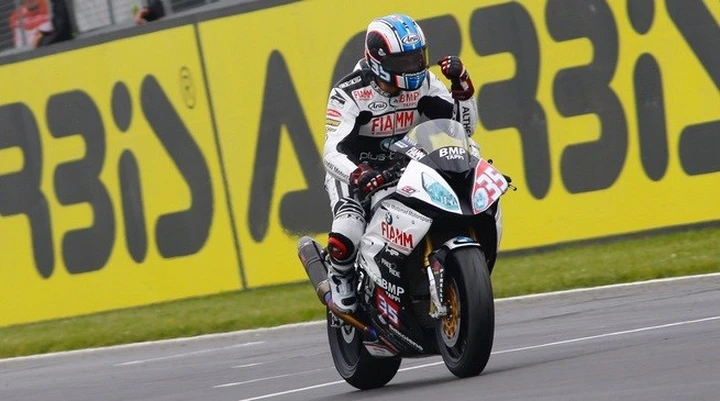 Superstock 1000: De Rosa trionfa a Donington