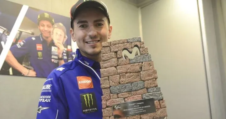 MotoGP: il trofeo di Aragon disegnato da Jorge Lorenzo