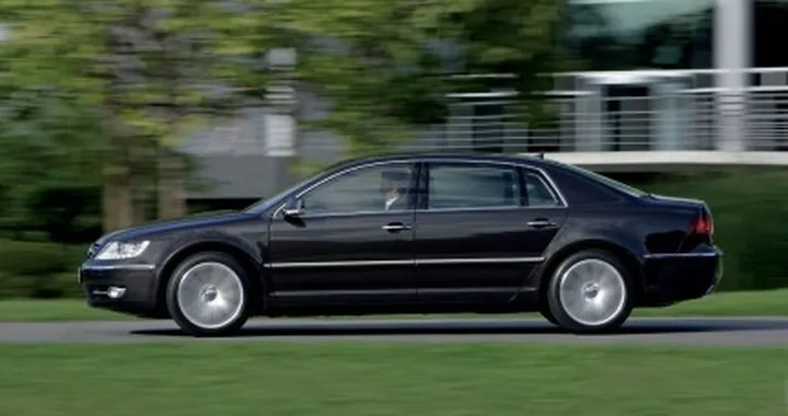 VW Phaeton: arriva il 3.6 V6 280 CV e crescono i listini