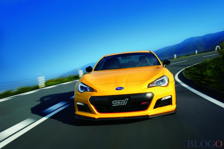 Subaru BRZ Ts 2015: foto e caratteristiche