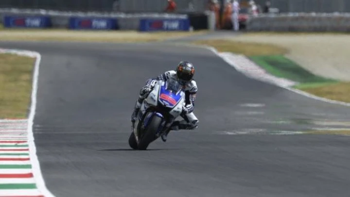 MotoGP, Test Mugello: Lorenzo il più veloce davanti alle Honda, Hayden 4° a 3 decimi, Rossi 10° a oltre 1 secondo