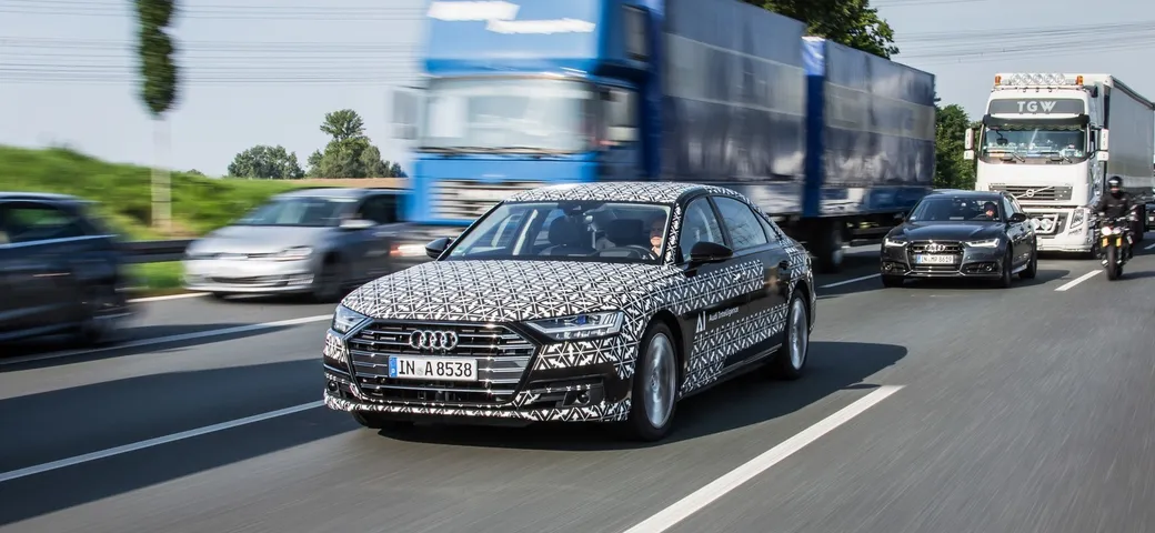 Audi A8: guida autonoma di livello 3 con l'AI traffic jam pilot