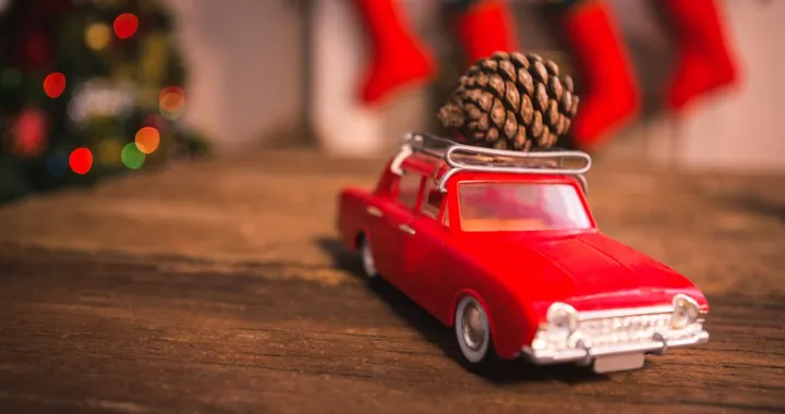 Come scrivere messaggi di auguri perfetti per gli appassionati d'auto a Natale