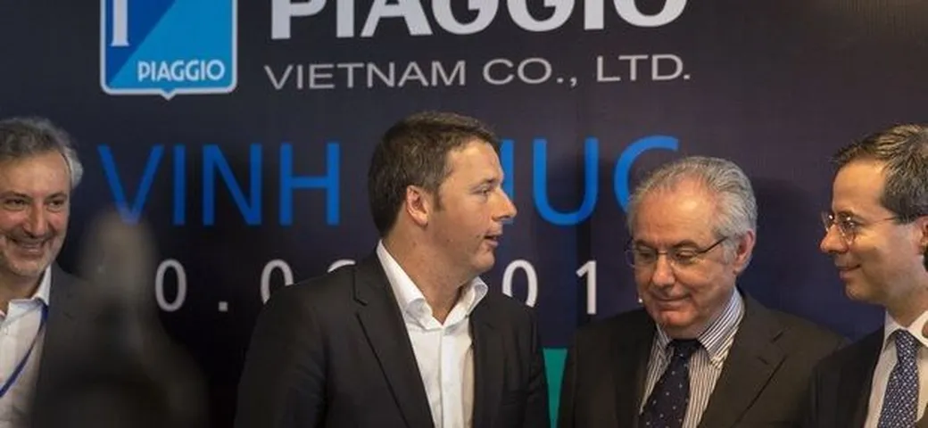 Matteo Renzi in visita a Piaggio Vietnam [Foto e Video]