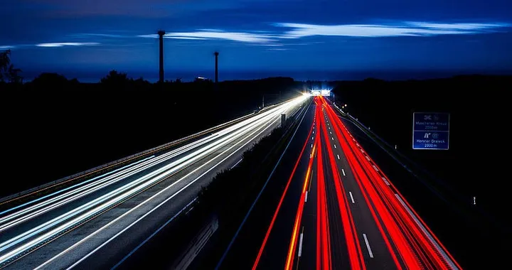Germania: superata la soglia CO2, ma le Autobahn rimangono senza limiti