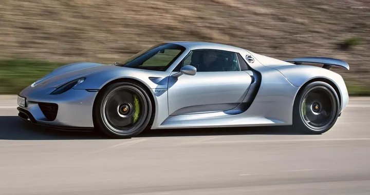 Porsche: molte idee per l'erede della 918 Spyder