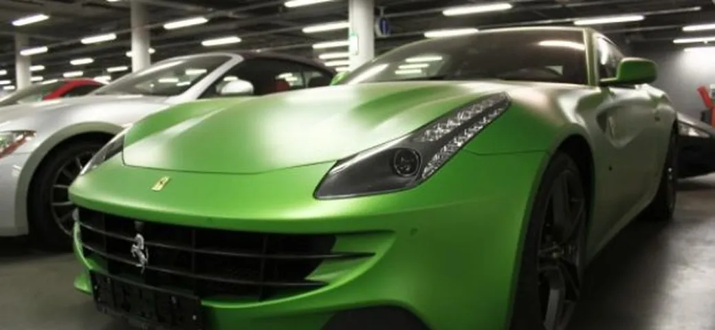 Ferrari FF: vi piace in tinta verde pisello opaco?