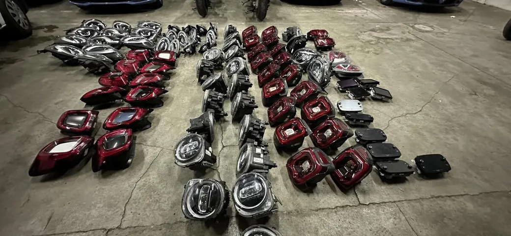 Saccheggiavano le auto nella notte, sgominata banda operante nel mercato nero