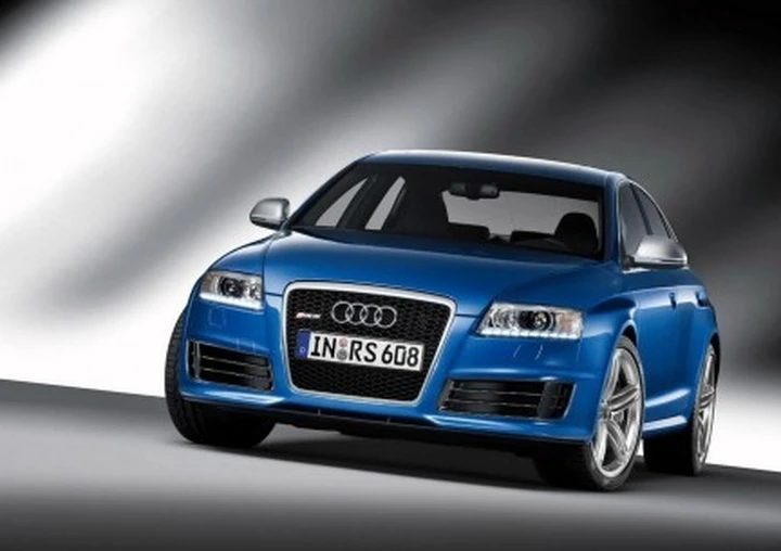 Audi RS6: in versione berlina anticipa il restyling