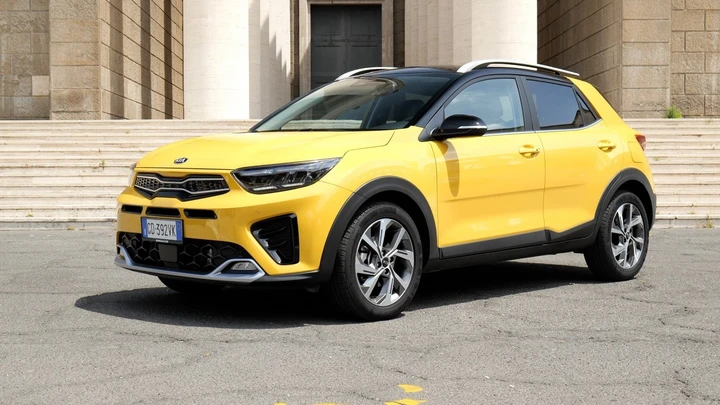 KIA Stonic 1.0 T-GDi MHEV 48V GT Line: la prova su strada