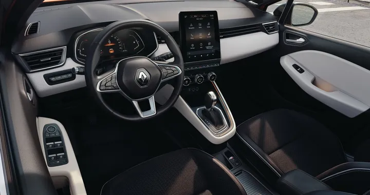 Nuova Renault Clio: le foto degli interni della quinta generazione