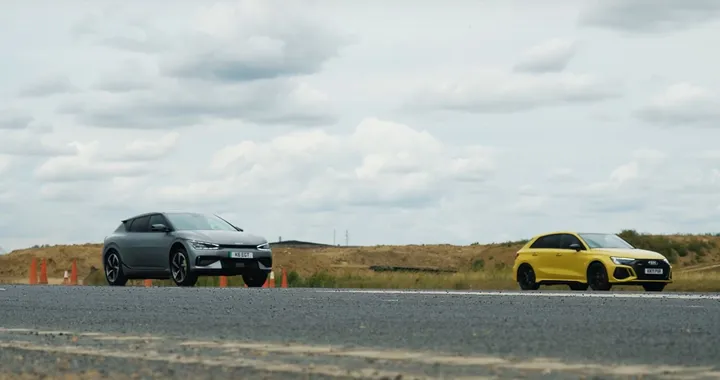 Kia EV6 GT vs Audi RS3 Sportback: chi vince la drag race?