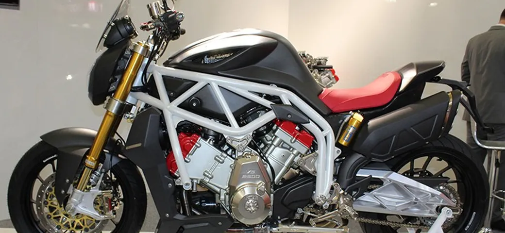 FGR Midalu V6: la muscle bike da 2500 cc