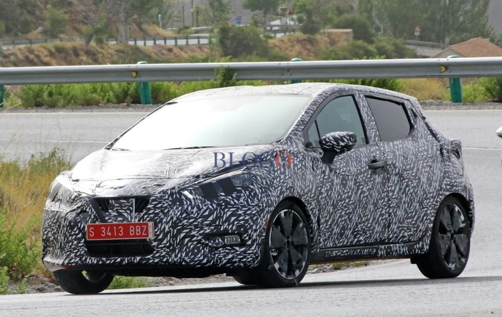 Nissan Micra 2017: nuove foto spia