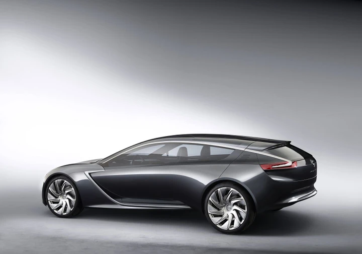 Opel Monza: allo studio il ritorno come SUV di grandi dimensioni