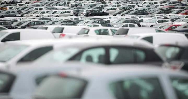 Parcheggi selvaggi: azione punitiva contro gli svizzeri