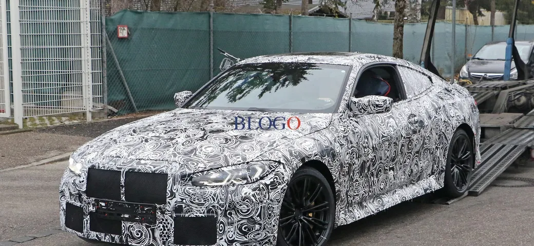 BMW M4 Coupè: le foto spia