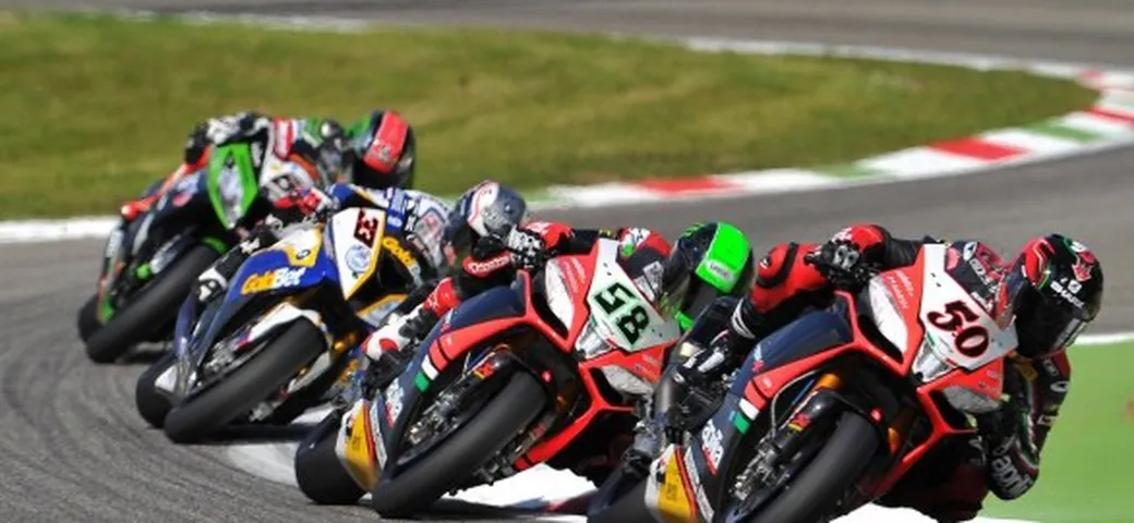 Pagelle SBK, Monza show: grazie, Melandri! E grazie Aprilia! Ducati, sveglia! (GALLERY)