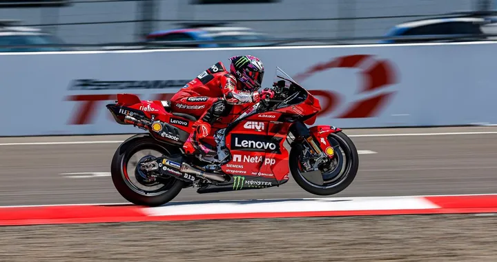 Ducati Lenovo Team: Bagnaia e Bastianini chiudono la prima giornata di prove in Indonesia