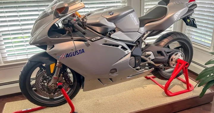 Un pezzo da museo: l'MV Agusta F4 750S EVO2 con 13 km in perfette condizioni