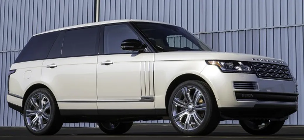 Range Rover Autobiography Black: foto e caratteristiche