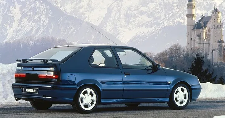 Perché questa Renault 19 16S del '91 vale 39.900 euro? Cifra alta