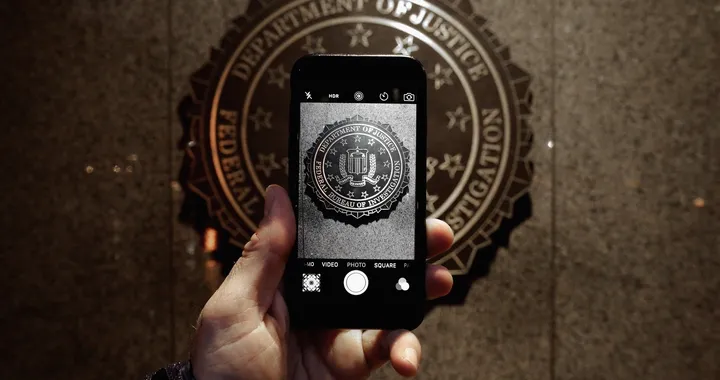 Auto connessa: l'FBI invita a non sottovalutare i rischi hacker