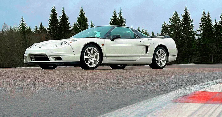 Honda NSX-R, all'asta uno dei soli 140 esemplari prodotti: prezzo altissimo
