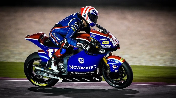Moto2 Qatar: pole Roberts, stesso tempo per Marini