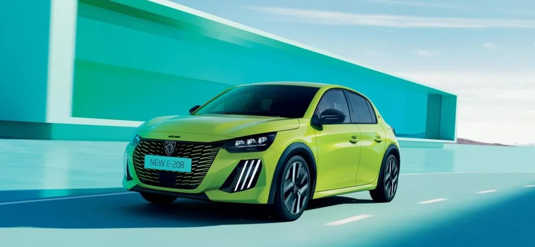 Peugeot e-208, la compatta elettrica incrementa l'autonomia