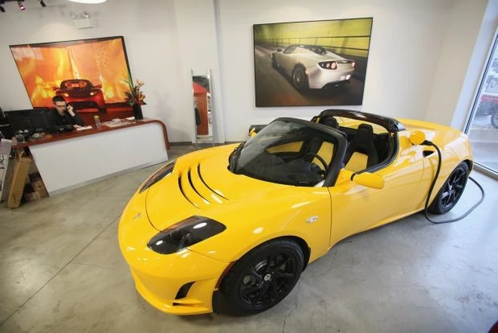 Tesla Roadster, Musk: Fu sbagliato non disegnarla da zero