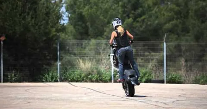 Leah Petersen's Circle Wheelie Stunt Diaries Part 1