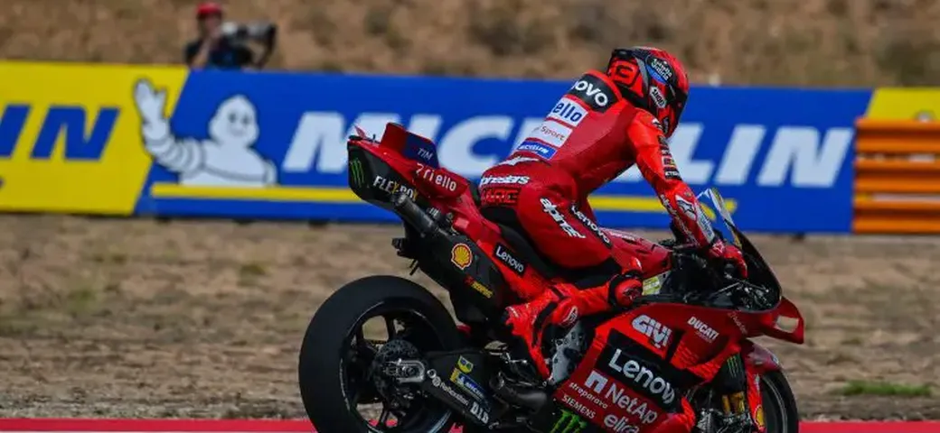 Ducati show: Marc Marquez vince la Sprint Race Aragón 2025