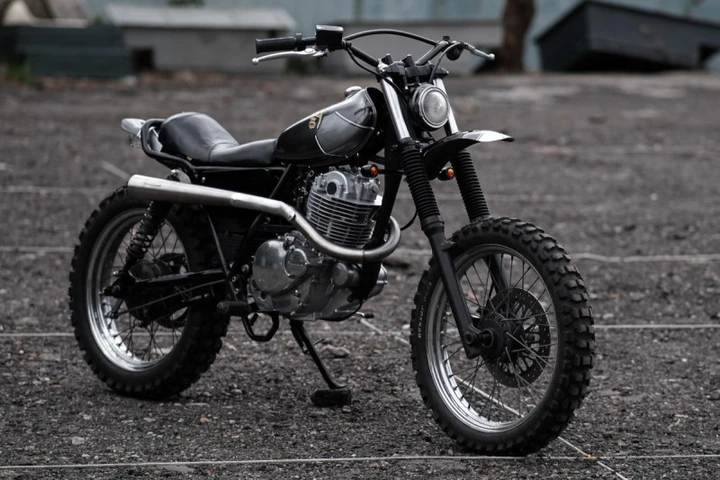 Suzuki TU250 Slash: la trasformazione vincente secondo AX Studio