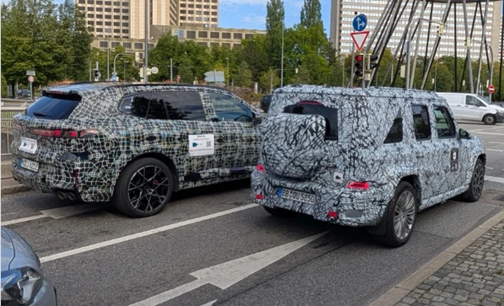 Mercedes “Baby” Classe G, accanto alla BMW X5 sembra minuscola: la foto sorprende