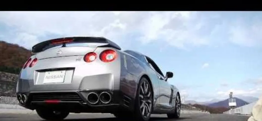 Nissan GT-R m.y. 2011: ecco come la supercoupè giapponese sbriciola lo 0-100 km/h