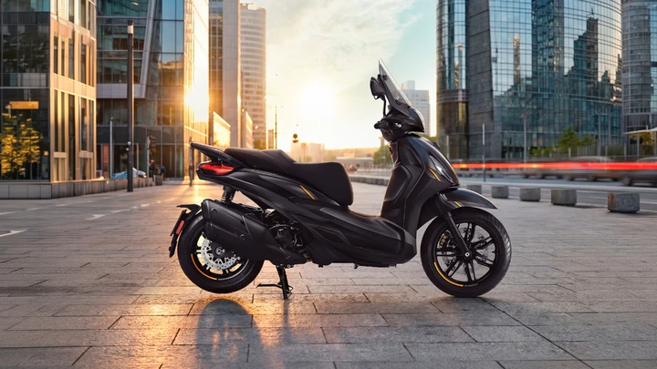 Nuovo Piaggio Beverly 25th Anniversary: look esclusivo e motori 310 e 400
