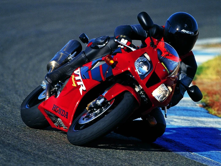 Honda VTR SP : la moto del giorno #motoblogapproved