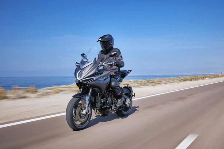 MV Agusta Veloce Turismo 2021: ancora più comoda, silenziosa e performante