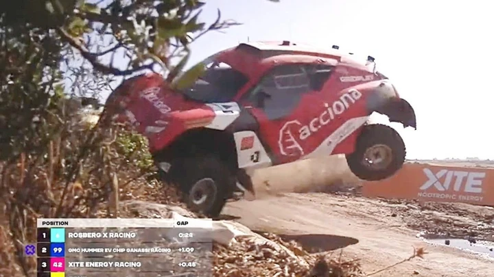 Carlos Sainz speronato: pauroso incidente in Extreme-E