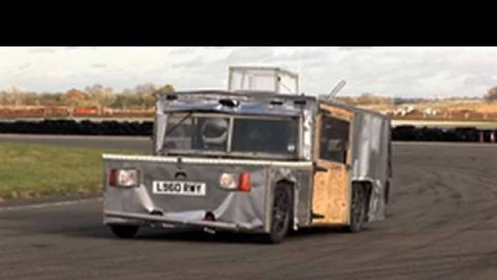 Hammerhead Eagle i-Thrust: Autocar prova l'auto elettrica realizzata da Top Gear