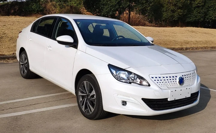 Dongfeng Fukang ES600: una Peugeot 408 elettrica Made in China