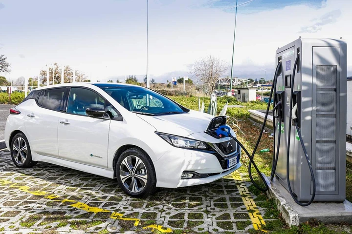 Auto elettriche: già pronte 130 colonnine EVA+