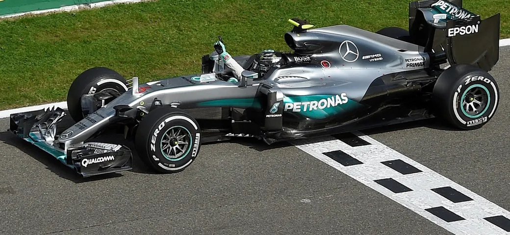 GP Belgio F1 2016: Vince Rosberg, secondo Ricciardo e terzo Hamilton. Ferrari 6° e 9°