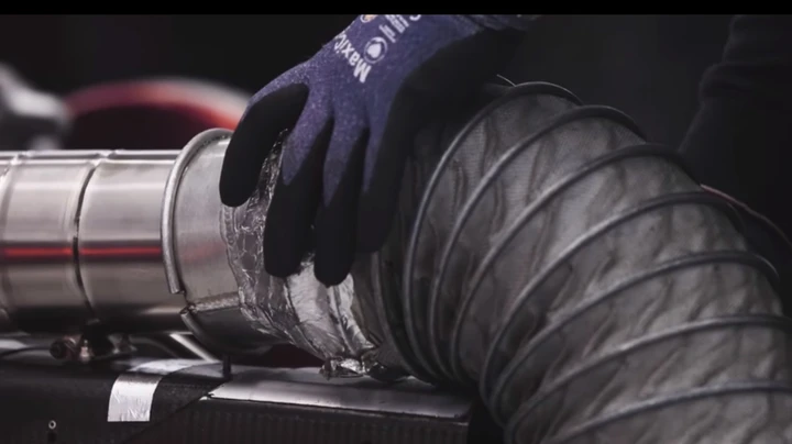 Mercedes W14: il primo vagito della monoposto F1 2023 | Video