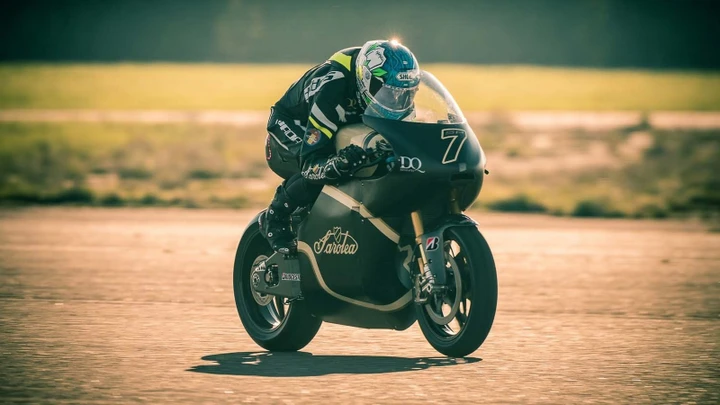 Saroléa SP7 al Tourist Trophy 2017 [Foto e Video]