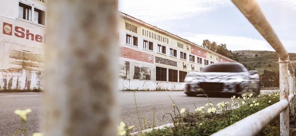 Maserati MC20: il prototipo sulle strade della Targa Florio