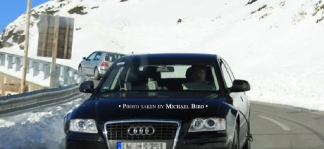 Nuova Audi S8: un primo muletto alle prese con i test invernali