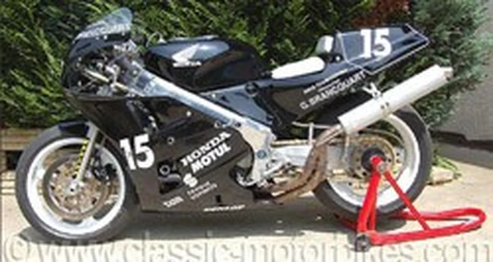 Honda RC 30